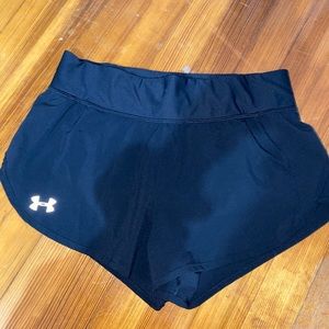 Under Armour Shorts Size: M